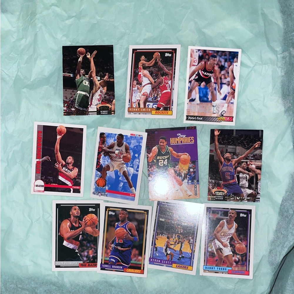 Assorted Basketball 🏀Cards - Picture 8 of 9